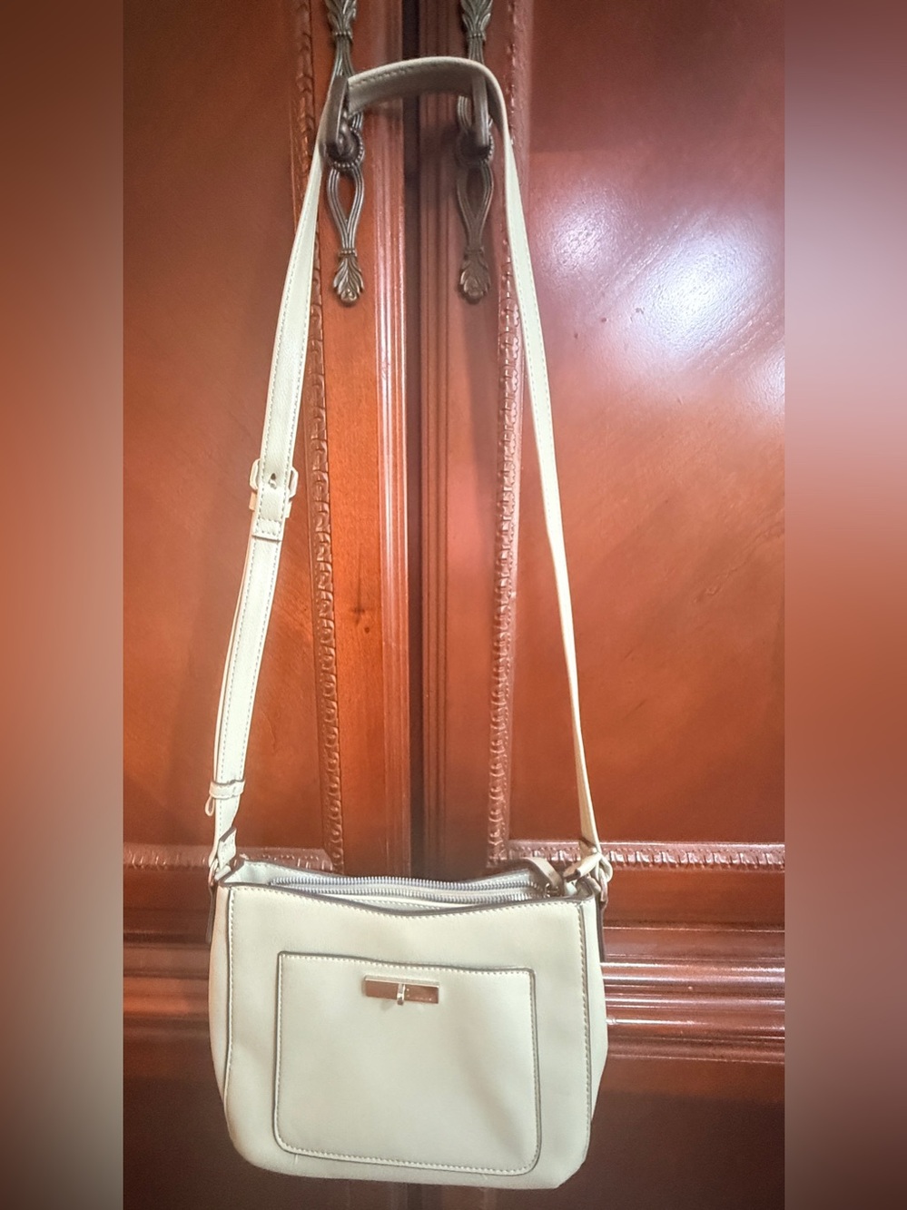 Nine West robins egg blue
Cross body numerous 
Pockets pristine hardware 
NWOT